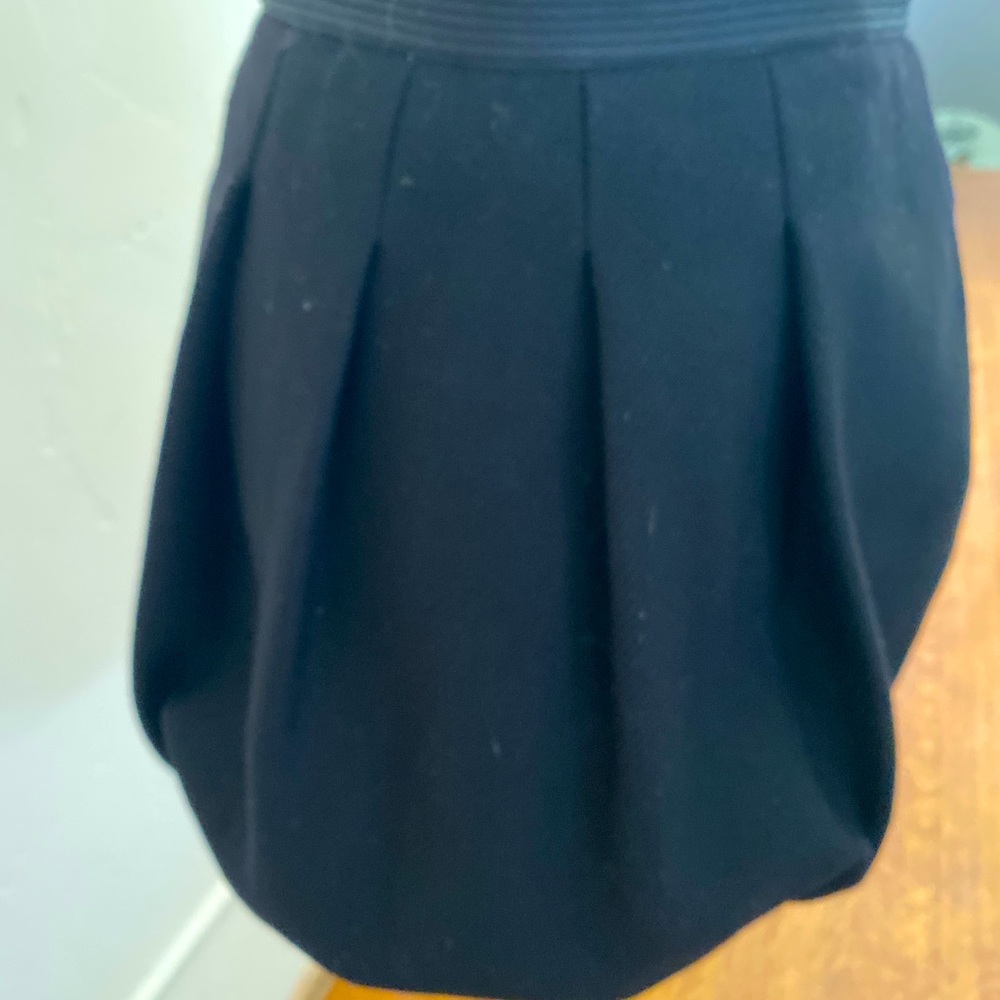 BCBGMAXAZRIA Runway Black Wool bubble skirt size 4